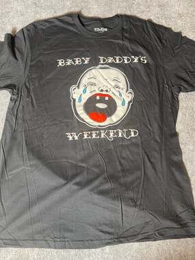 Elle King Baby Daddy's Weekend Tour T-Shirt